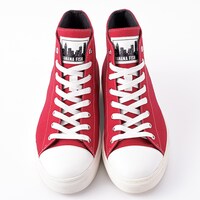 「BANANA FISH」をモチーフにしたハイカットスニーカー。