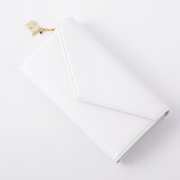 「BANANA FISH」をモチーフにした長財布。