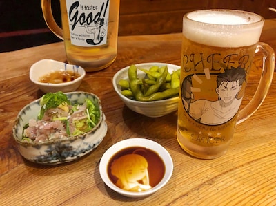 「セイバーさんのおしょうゆ皿」「ランサーのCHEERS！ ジョッキ」使用イメージ