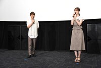 左から石川界人、瀬戸麻沙美。