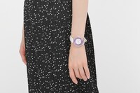 殺生丸モデルの腕時計の使用イメージ。