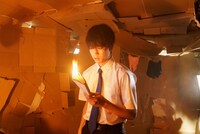 映画「惡の華」の場面写真。