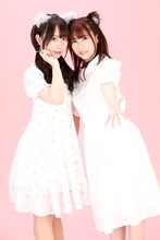 佐伯伊織（左）と八木侑紀（右）。