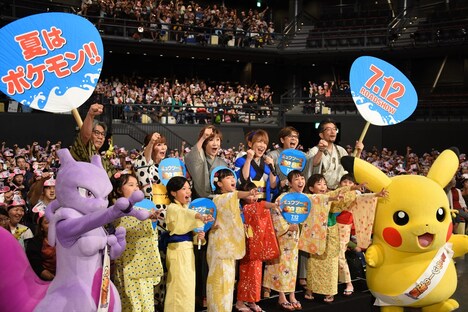 イベントの最後にはCM用の動画撮影も。松本の「夏は？」という問いかけに、会場全体が「ポケモン！」と声を合わせた。