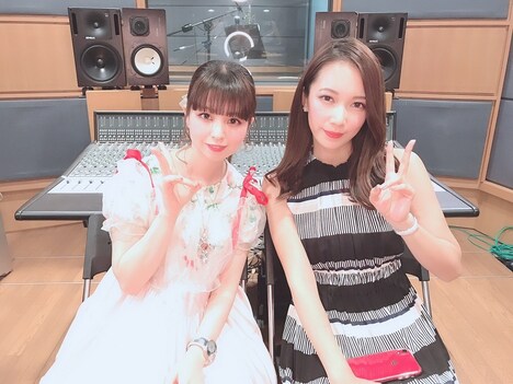 左から春奈るな、沢井美空。