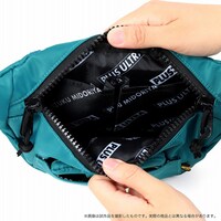 緑谷出久モデルのボディバッグ。