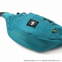 緑谷出久モデルのボディバッグ。