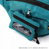 緑谷出久モデルのボディバッグ。