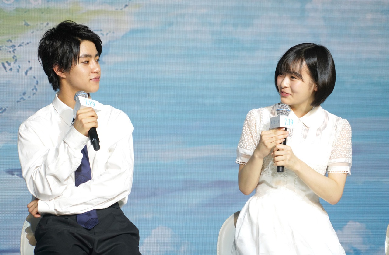 左から醍醐虎汰朗、森七菜。