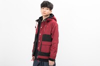 「切島鋭児郎モデル マウンテンパーカー」着用イメージ