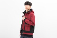 「切島鋭児郎モデル マウンテンパーカー」着用イメージ