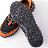 「爆豪勝己モデル スニーカー」