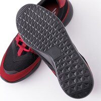 「切島鋭児郎モデル スニーカー」