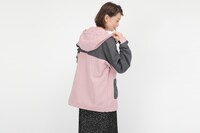 「麗日お茶子モデル マウンテンパーカー」着用イメージ