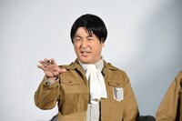 リヴァイになりきる水田信二。