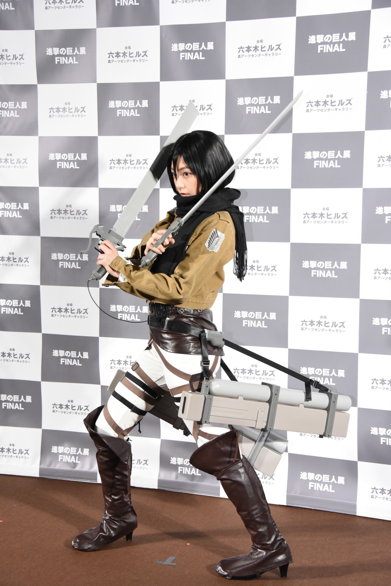 宇垣美里のフォトセッションの様子。