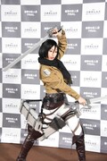 宇垣美里のフォトセッションの様子。