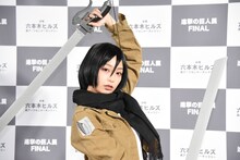 宇垣美里のフォトセッションの様子。