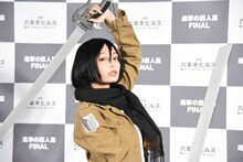 宇垣美里のフォトセッションの様子。
