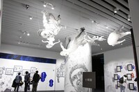 「進撃の巨人展FINAL」の様子。