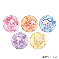 20周年記念ビジュアルを使用した缶バッジ。