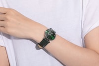 猪八戒モデルの腕時計の使用イメージ。