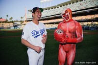 前田健太投手と巨人くん。