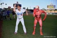 前田健太投手と巨人くん。