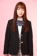 村田寛奈扮する西崎麻美。