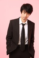 馬場良馬扮する桜木健二。