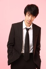 馬場良馬扮する桜木健二。