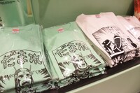 物販コーナーより。