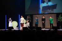 「『モブサイコ100 II』サイコヘルメット教の集い・スペシャルイベント2019夏」の様子。