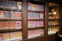 「おとなのジャンプ酒場」の展示。