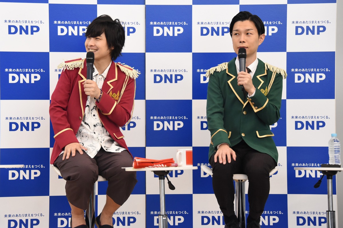 左から寺島惇太、岩井勇気（ハライチ）。