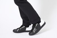 TVアニメ「ソードアート・オンライン アリシゼーション」コラボアイテムの着用イメージ。