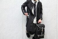 TVアニメ「ソードアート・オンライン アリシゼーション」コラボアイテムの着用イメージ。(c)2017 川原 礫/KADOKAWA アスキー・メディアワークス/SAO-A Project