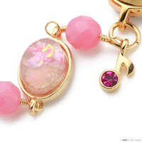 ブレスレットウォッチの本物の花が埋め込まれたパーツ。