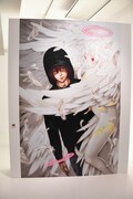 「Never Complete」より「プラチナエンド」の展示。