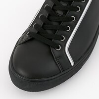 キリトをイメージしたシューズ。