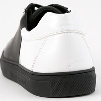 キリトをイメージしたシューズ。