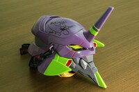 エヴァンゲリオン初号機をモチーフにしたポップコーンバケツ。(c)カラー