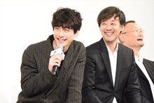 左から坂口健太郎、山崎貴総監督、八木竜一監督。