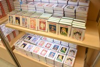 「特別展 りぼん 250万りぼんっ子▼大増刊号」の特設ショップ。