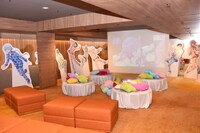 「DREAM!ing」の共有ラウンジ「ゆめライブルーム」の様子。