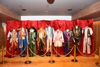 「KING OF PRISM -Shiny Seven Stars-」の共有ラウンジ「パーティールーム」の様子。