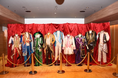 「KING OF PRISM -Shiny Seven Stars-」の共有ラウンジ「パーティールーム」の様子。