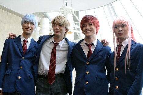 「SCHOOL STAGE『ここはグリーン・ウッド』」初日会見より。左から手塚忍役の影山達也、池田光流役の長妻怜央、蓮川一也役の小西成弥、如月瞬役の大平峻也。