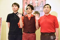 左から中屋敷法仁、五関晃一、梶原善。