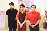 左から中屋敷法仁、五関晃一、梶原善。